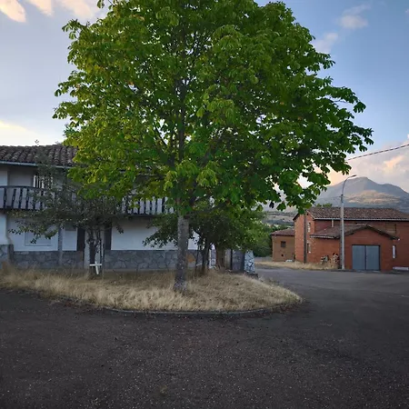 Casa Picos De Europa, Leon * El Valle de las Casas